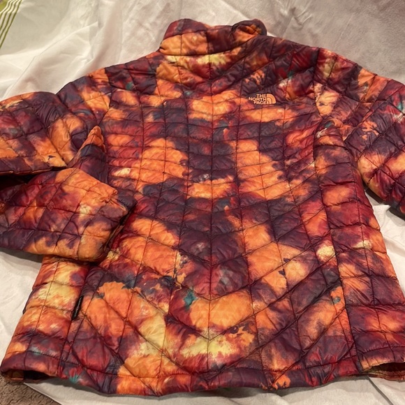 North Face Insulated Jacket.  Size M - Picture 2 of 10